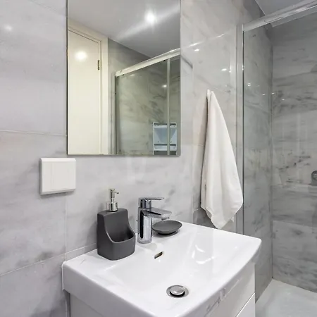 דירה Starlet 1-bedroom In לרנקה