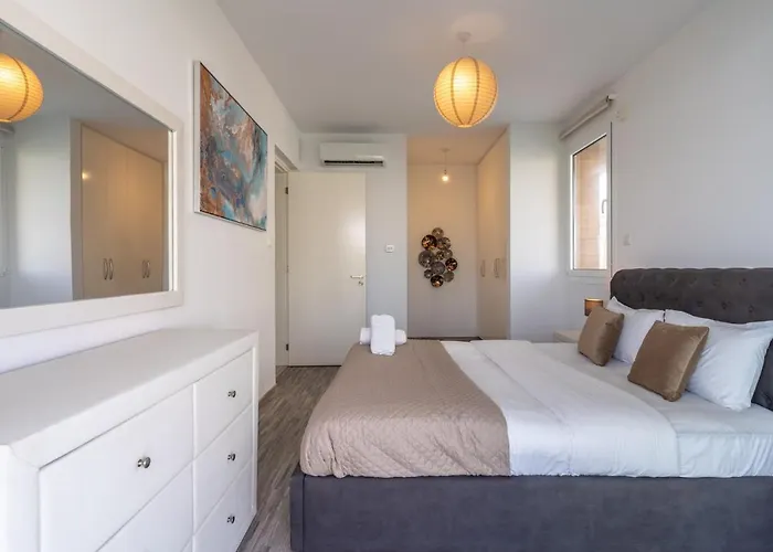 Starlet 1-bedroom In *